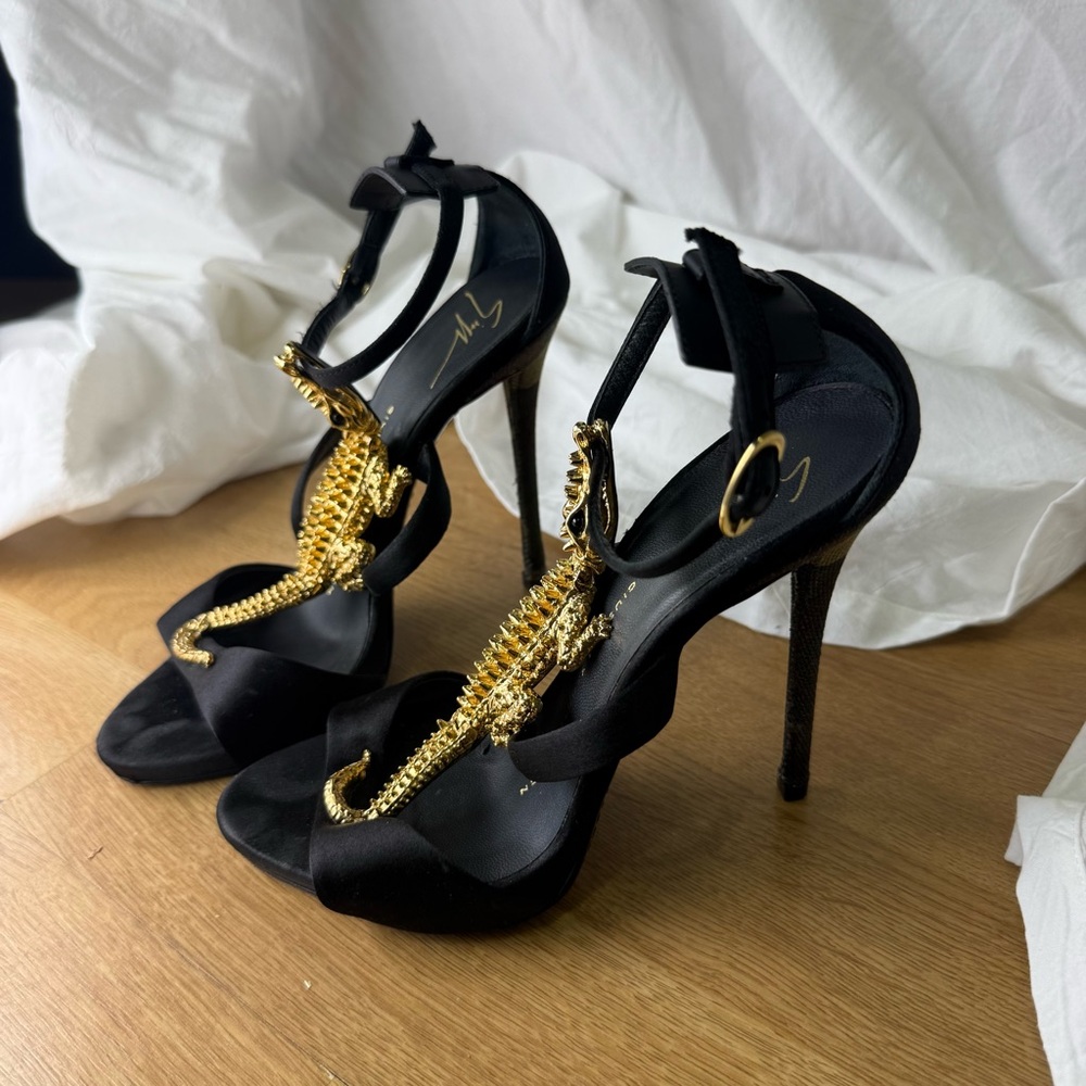 Vintage Giuseppe Zanotti Alligator Heels - Picture 2 of 7